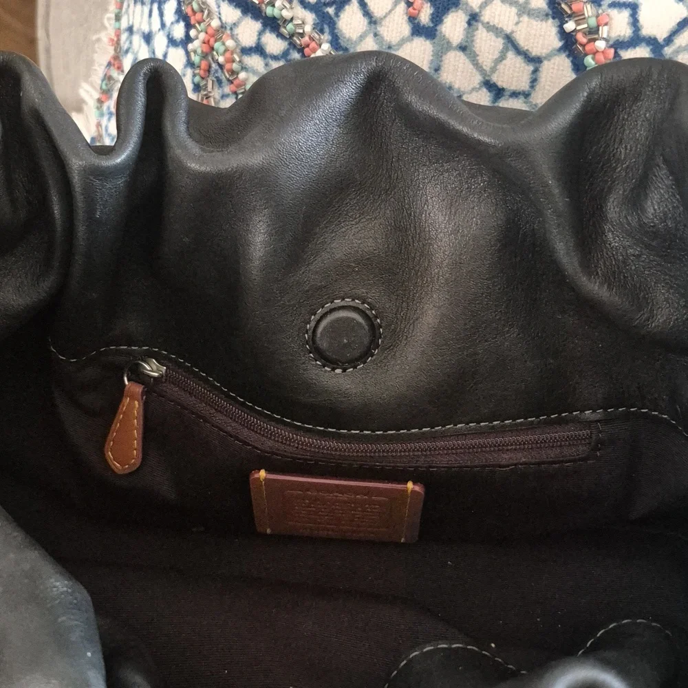Coach Black Leather Shoulder Bag ..LIKE NEW - Picture 3 of 8